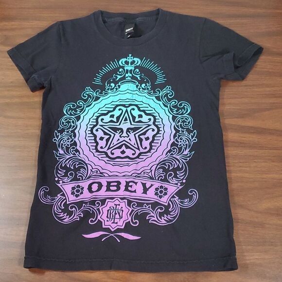Obey Graphic Ombre Star Andre Logo Short Sleeved T-Shirt XS - Picture 1 of 7